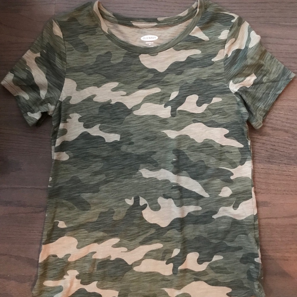 Old Navy tee